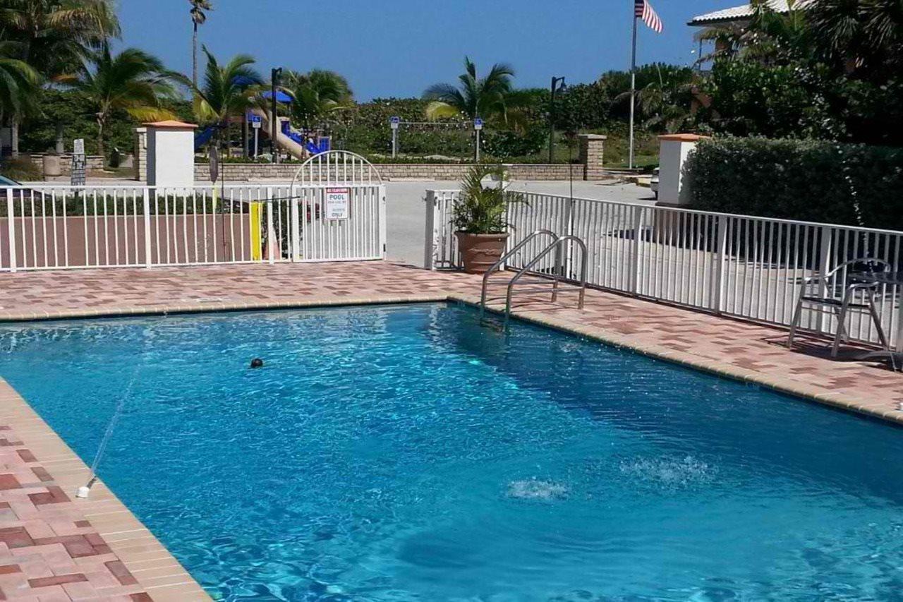 Seaspray Inn Beach Resort パーム・ビーチ・ショアーズ エクステリア 写真
