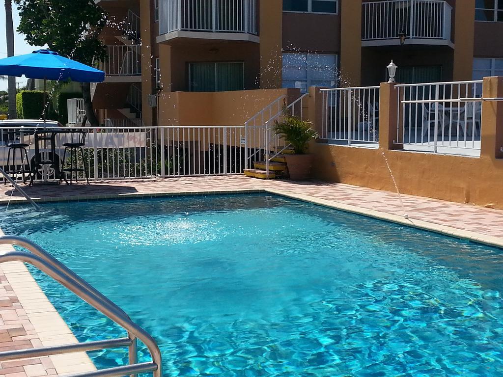 Seaspray Inn Beach Resort パーム・ビーチ・ショアーズ エクステリア 写真