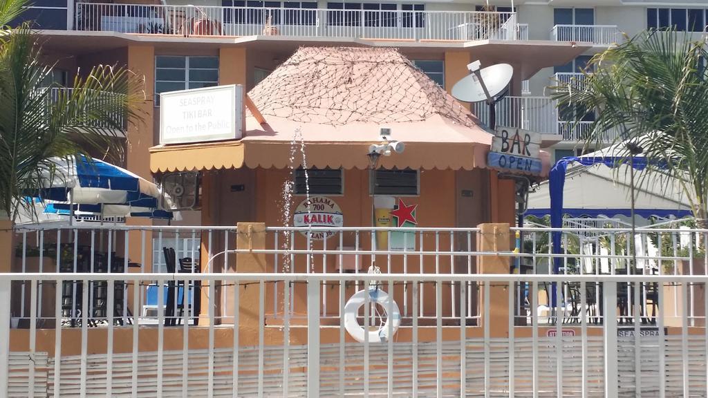 Seaspray Inn Beach Resort パーム・ビーチ・ショアーズ エクステリア 写真
