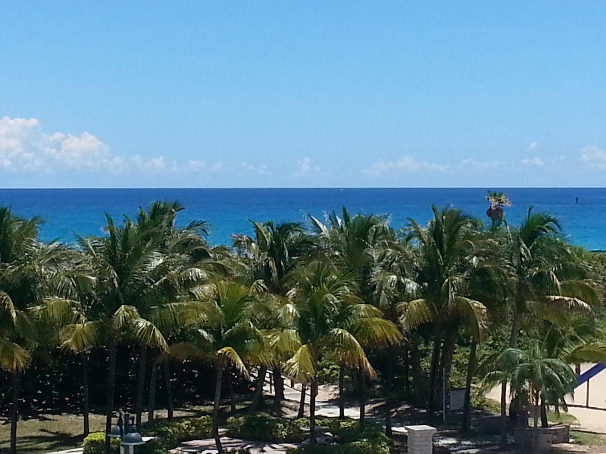 Seaspray Inn Beach Resort パーム・ビーチ・ショアーズ エクステリア 写真